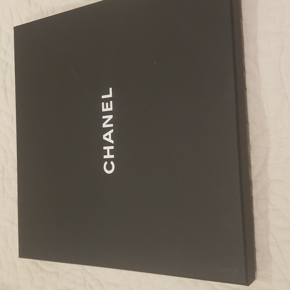 CHANEL Scarf - Picture 3 of 5